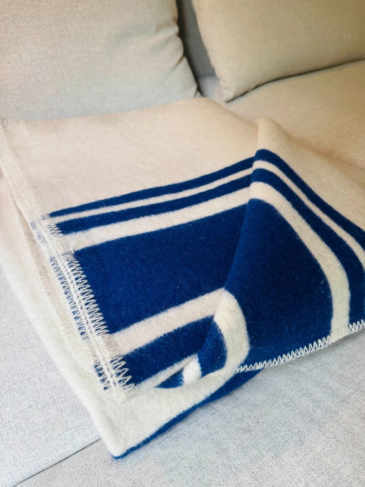 100% Wool Blanket – White & Blue Stripe Heavy Wool Throw / Dutch Vintage Design - Image 4 of 4