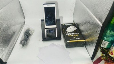 Sony Ericsson Aino U10i - Obsidian Weiss/Black (Ohne Simlock) Handy