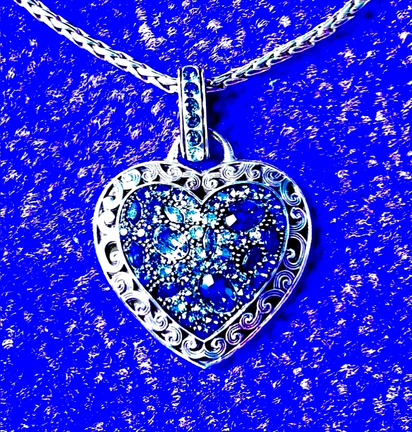 COLLAR CORAZÓN SLVR BRILLANTES CRISTAL VIAJE TONOS AZULES SWAROVSKI CRYS EN MUY BUENA CONDICIÓN+✨DE COLECCIÓN Foto 3 de 4