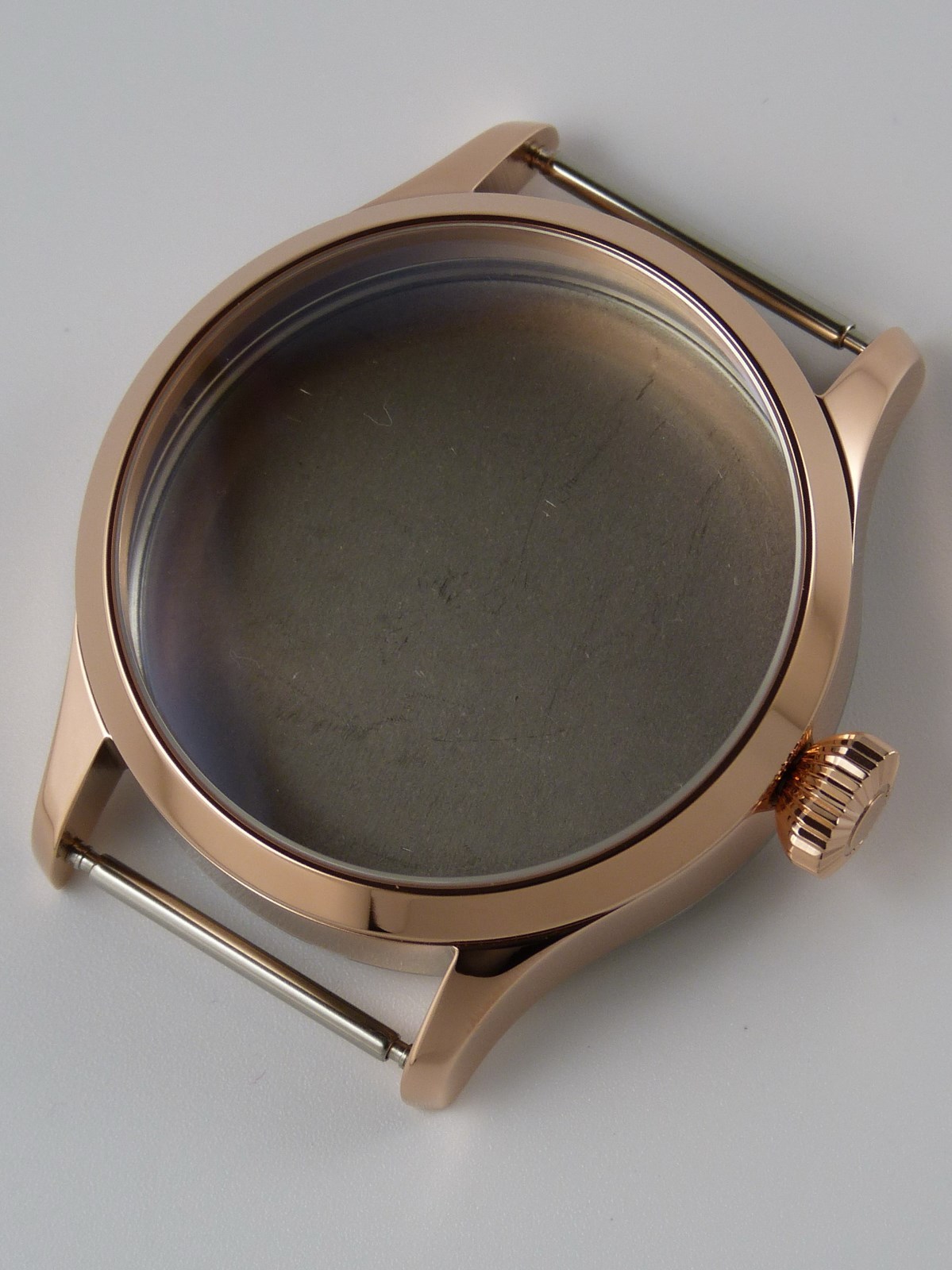 Boîtier montre nh35 anti-rayure avec verre saphir et fond vissé robuste 41mm