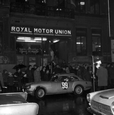 Alex Griffiths & Stuart Turner Reliant Sabre 6 Monte Carlo Rally 1965 Photo 1