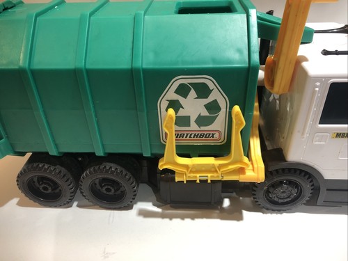 Used Matchbox Garbage Truck 15" Large Scale, Sound FX Matchbox TRUCK ONLY - Picture 10 of 12