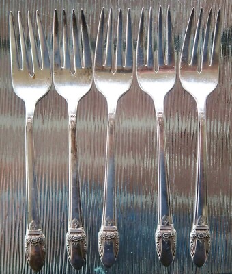 1847 Rogers Bros IS FIRST LOVE Salad FORKS, Dessert (5) Silverplate, Five 