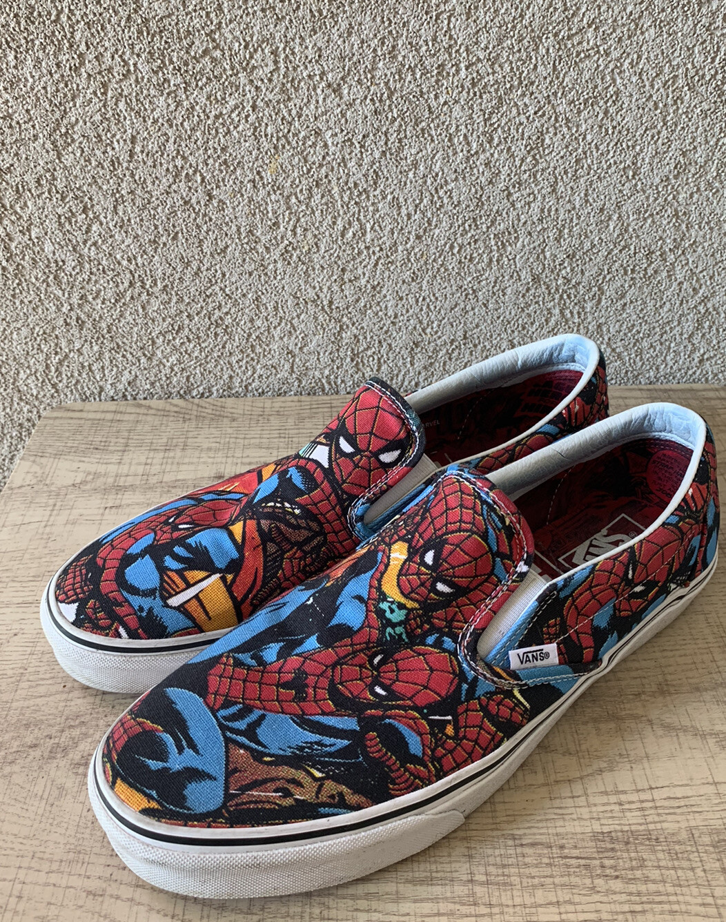 sandal vans marvel