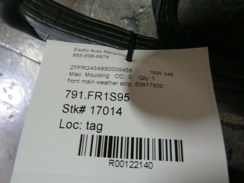 Ferrari 348 Spider, moldura de carrocería de tira climática principal delantera, usado, P/N 63617800 Foto 3 de 4