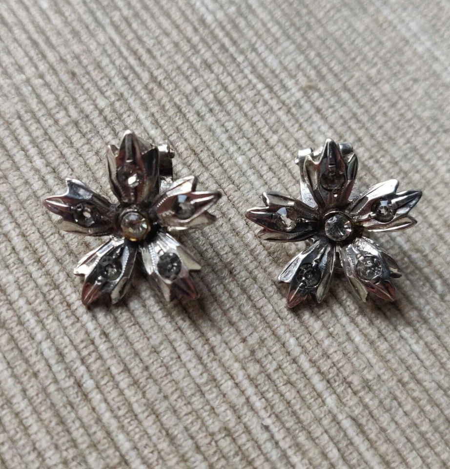 Orecchini fiore in argento 925 con marcasite - Immagine 3 di 4