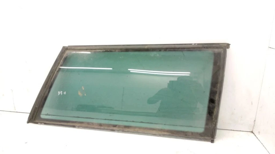 VW Volkswagen Passat B5.5 Familiar 2002 Trasero Derecho Trimestre Ventana Vidrio Foto 3 de 4