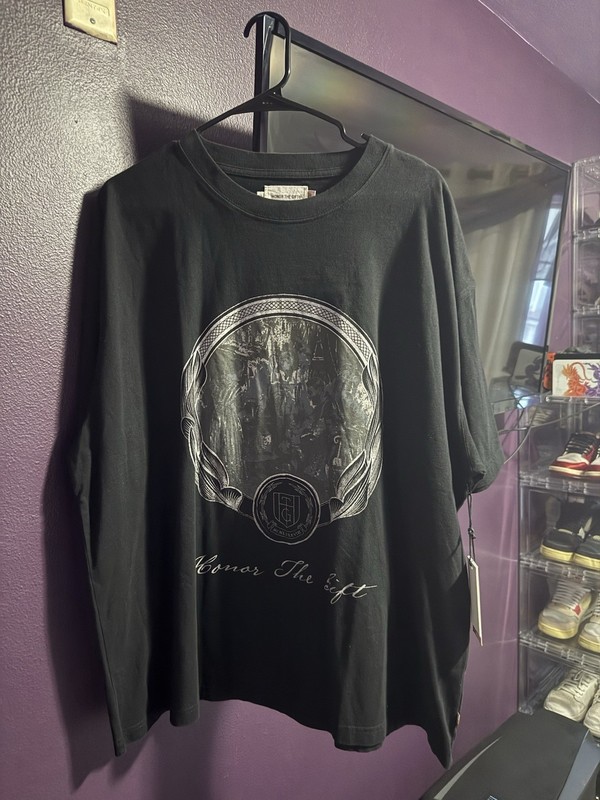 HONOR THE GIFT TEE BRAND NEW SIZE XL