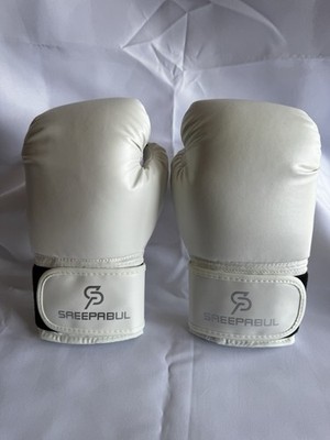 Saeepabul White 8 oz Boxing/ Kickboxing Gloves New In Package Never Used