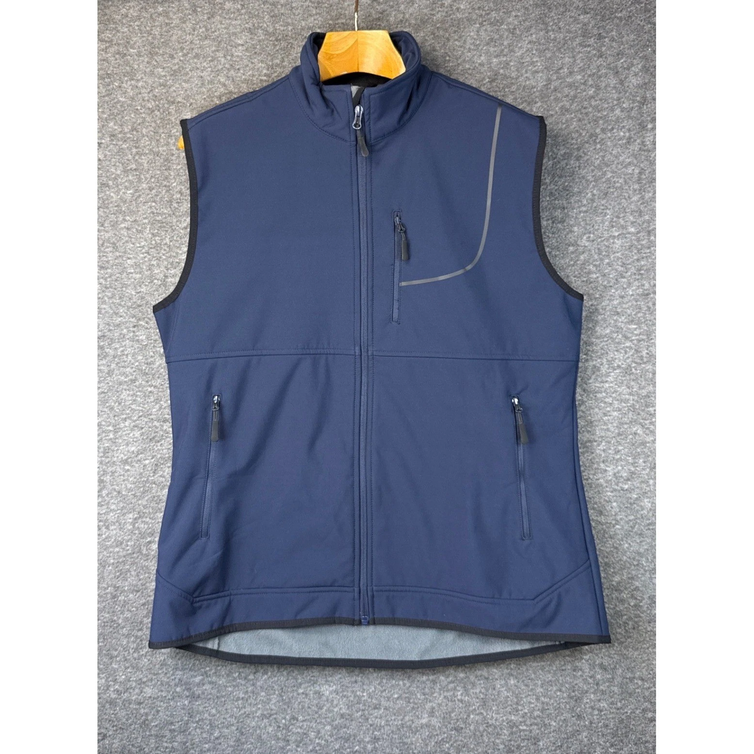 Willit Softshell Vest Navy Blue Full Zip Fleece Lined Hiking Golf Men Size M EUC
Opens in a new wind