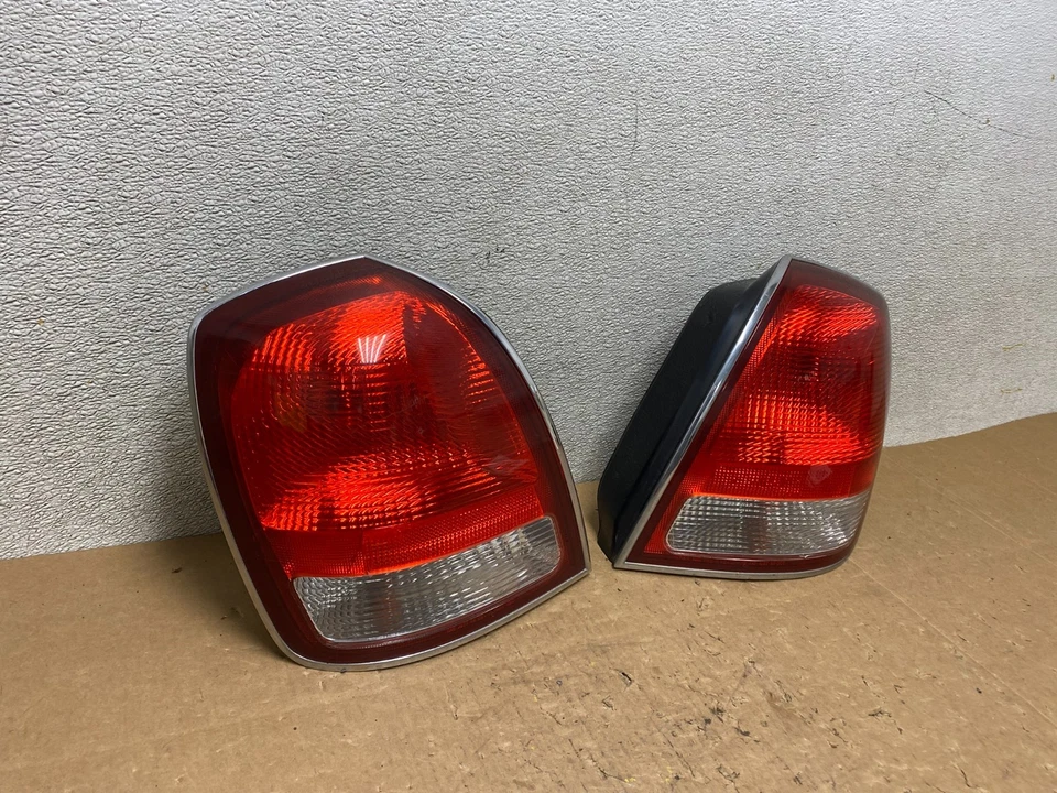 Luces traseras laterales izquierda+derecha OEM V5496 DW Hyundai XG300 XG350 XG 2001-2003 Foto 3 de 4