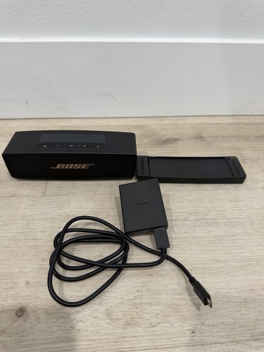Bose SoundLink Mini Bluetooth Wireless Mobile Portable Speaker DOESNT HOLD BATTE