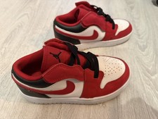 Kids Junior Nike Air Jordan 1 Chicago Low Dunk Trainers  Red White Black 13.5/1