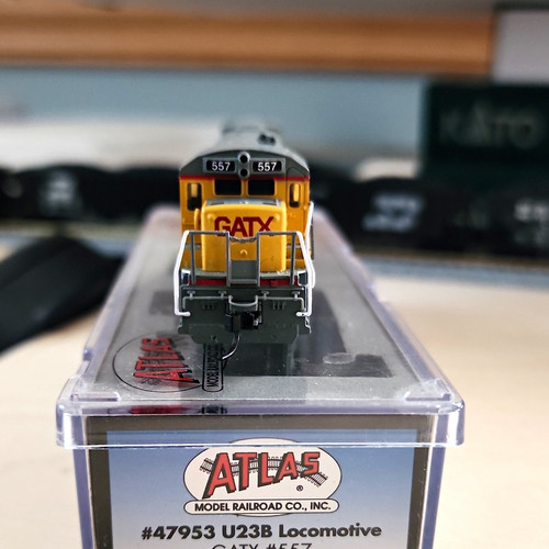 Locomotora diésel Atlas escala N U23B GATX #557 MPN 47953 DCC equipada | Condition: Used