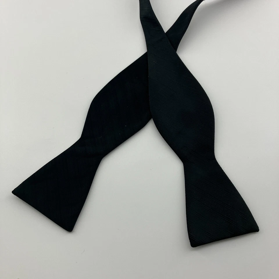 Gravata borboleta Stafford preta sólida 2,25" de largura smoking de poliéster casamento formal - Imagem 3 de 4