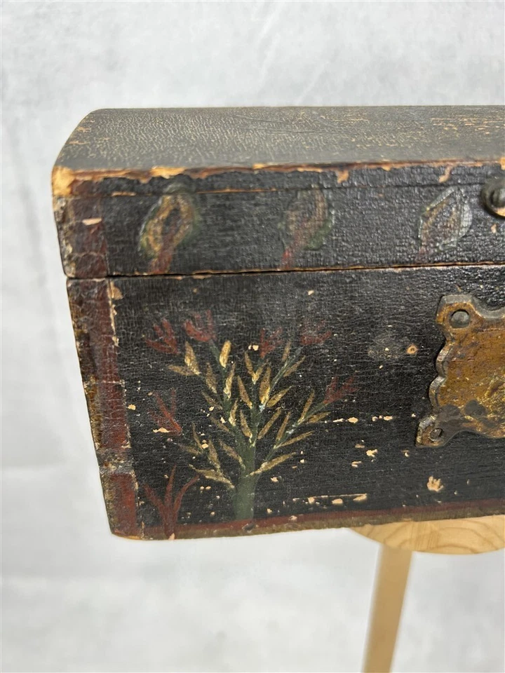 antique box small dome top  8x4x4 decorated dovetail/snipe hinges 18th original - Image 3 of 4
