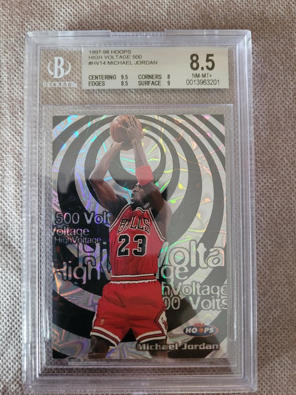 97-98 Michael Jordan High Voltage - Michael Jordan Cards