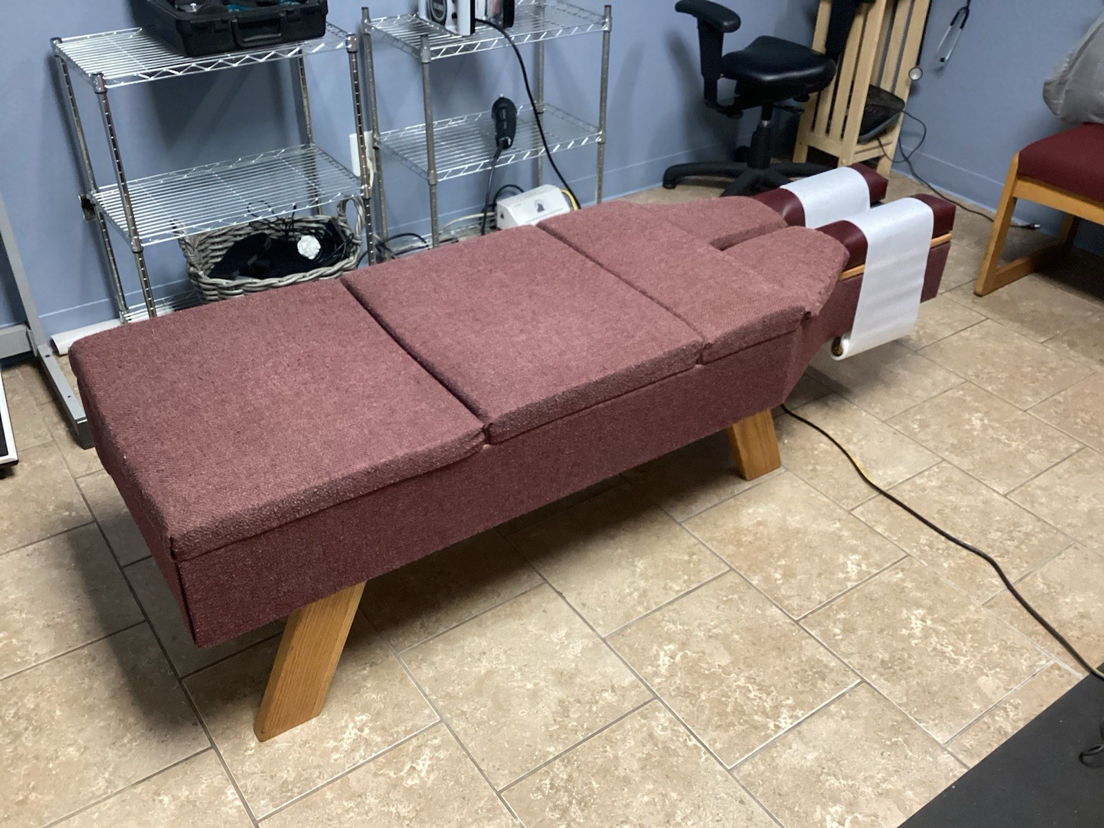 THOMAS TABLES - Chiropractic Table - 2 drops - Used - Antique