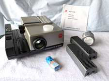 Leica Pradovit P300. Hektor 2.8/90mm. AF, Remote, 2xMags Manual, Lamp. #Bundle
