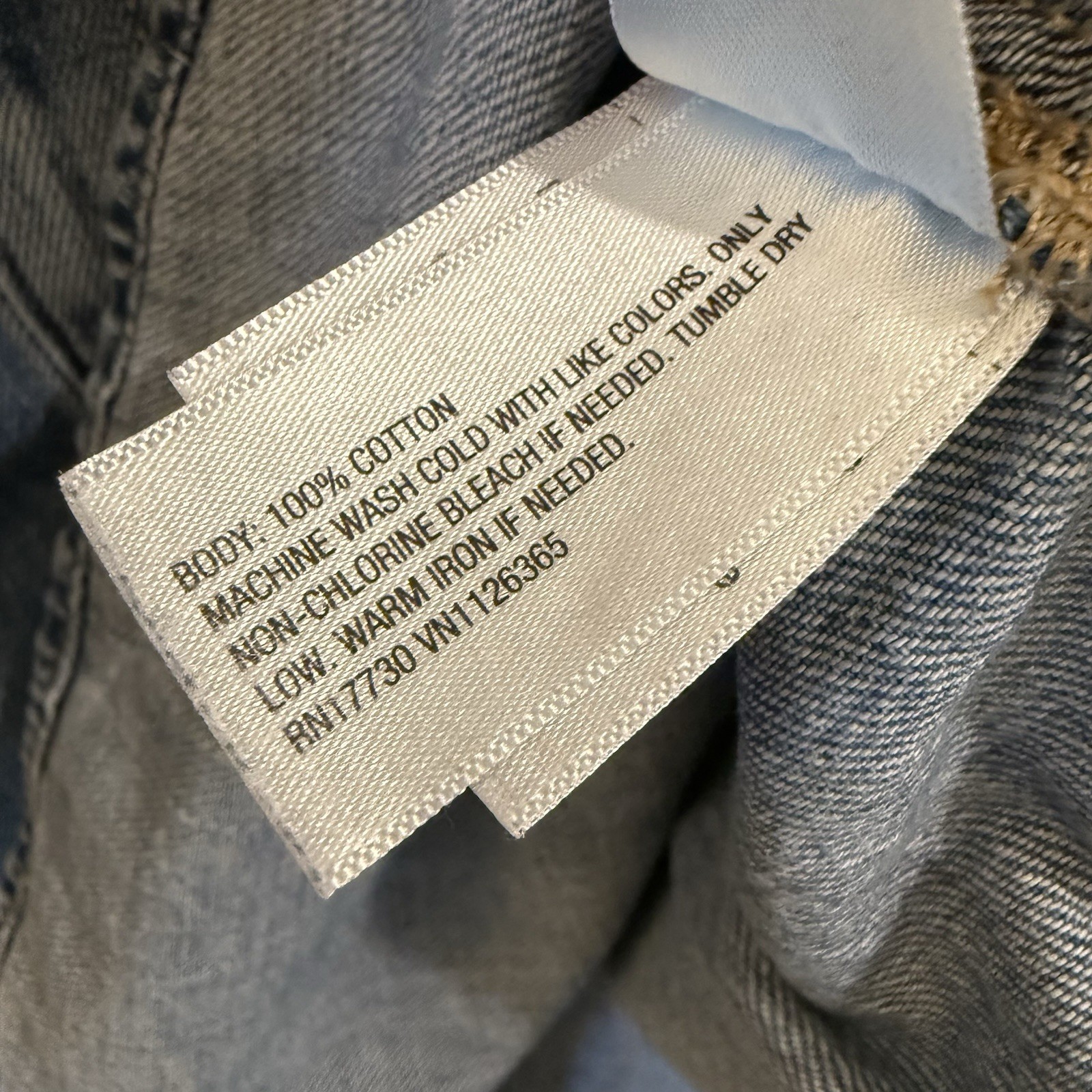 Universal Thread midweight denim Oversized Shirt … - image 4