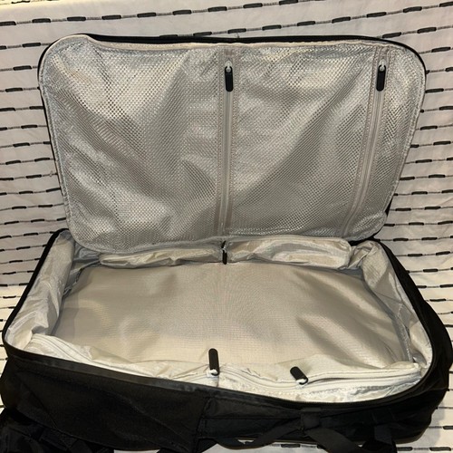 Tortuga Outbreaker Travel Backpack Carry-On Waterproof Black Bag Padded Pockets - Picture 7 of 16