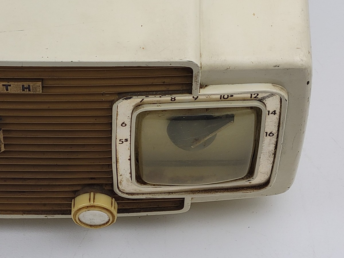Vintage 1950s MCM Zenith K622 Vacuum Tube AM Radio Alarm Clock