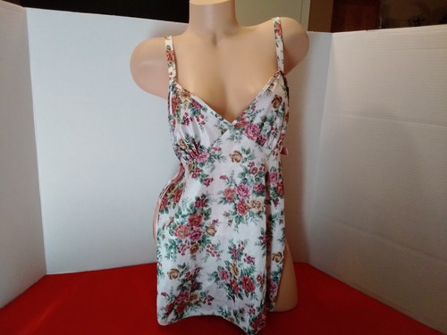Vintage Babydoll mit Höschen glänzend Satin hinten offen & seitlich Blumen Dessous Petra M