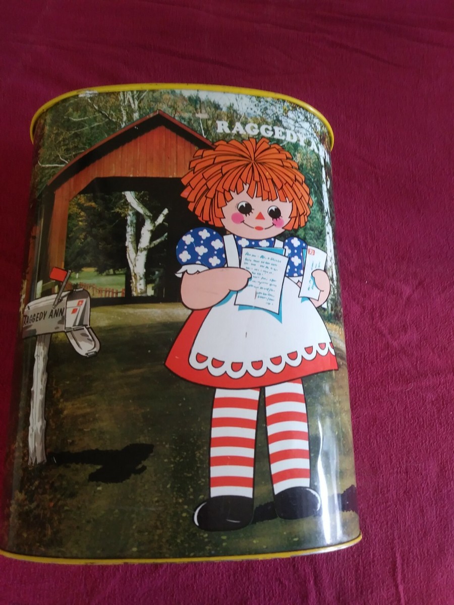 ESZ7469. Vintage: RAGGEDY ANN & ANDY METAL TRASH CAN Waste Basket