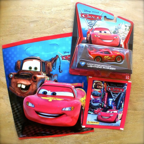 SAC DE BUTIN FÊTE D'ANNIVERSAIRE voitures Disney PIXAR personnage moulé sous pression aléatoire GODIE GOODY - Photo 1/6