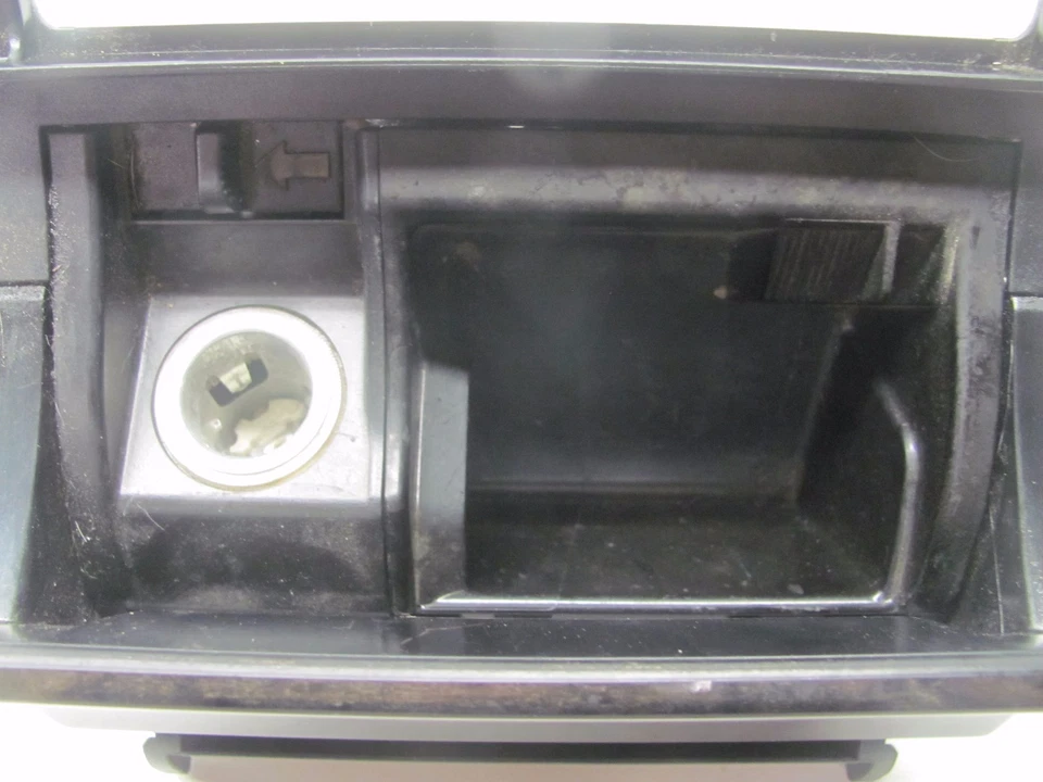 1998-2002 MERCEDES CLK55 AMG CENICERO DE CONSOLA CENTRAL DELANTERA ASSY OEM KM606316 Foto 4 de 4