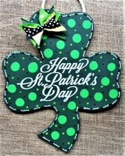 HAPPY ST. PATRICK'S DAY Sign IRISH Shamrock Wall Art Door Hanger Plaque Decor