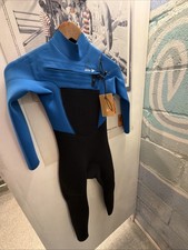 Alder KODE Junior Wetsuit Age 8 4/3, Ex Display Slight Mark On Chest Zip Area
