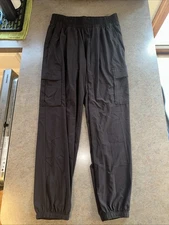 EUC Vuori Villa Cargo Jogger Sz M Black Pull On Lightweight Athleisure Pants