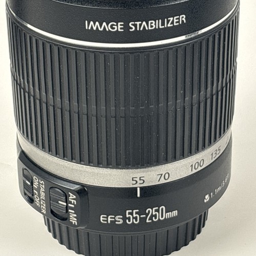 Canon EF-S 55-250mm 1:4-5.6 IS Telephoto Zoom Camera Lens + Hood And Protector - Picture 4 of 8
