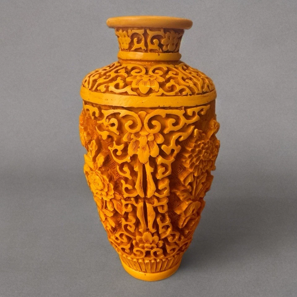 "Florero imperial de cinabrio tallado en oro amarillo de 6"" motivo floral chino con marca" Foto 3 de 4