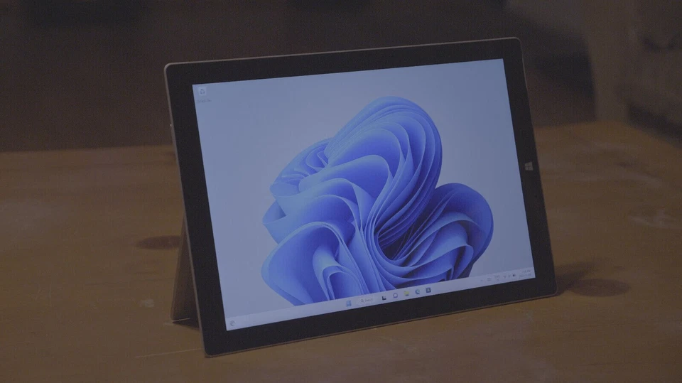 Microsoft Surface Pro 3, i3, 4GB RAM, 64GB SSD, Windows 11 Pro - Image 2 of 4