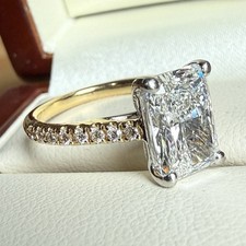 Diamond Ring, 2.36ct Lab-Grown Diamond (IGI cert), 16 Small Diamonds, 18ct Gold