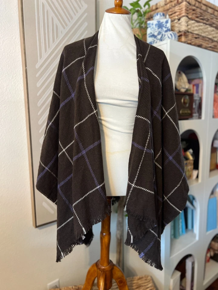 Poncho manta a cuadros marrón Uniqlo para mujer talla única otoño envoltura fría dinero viejo Foto 2 de 4