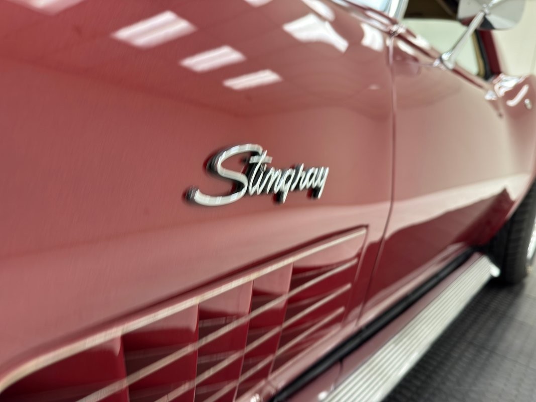 1970 Marlboro Maroon Metallic Chevrolet Corvette   | C3 Corvette Photo 3