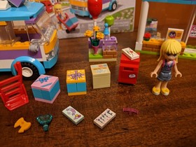 LEGO FRIENDS: Heartlake Gift Delivery (41310) Complete minus box & spare parts.