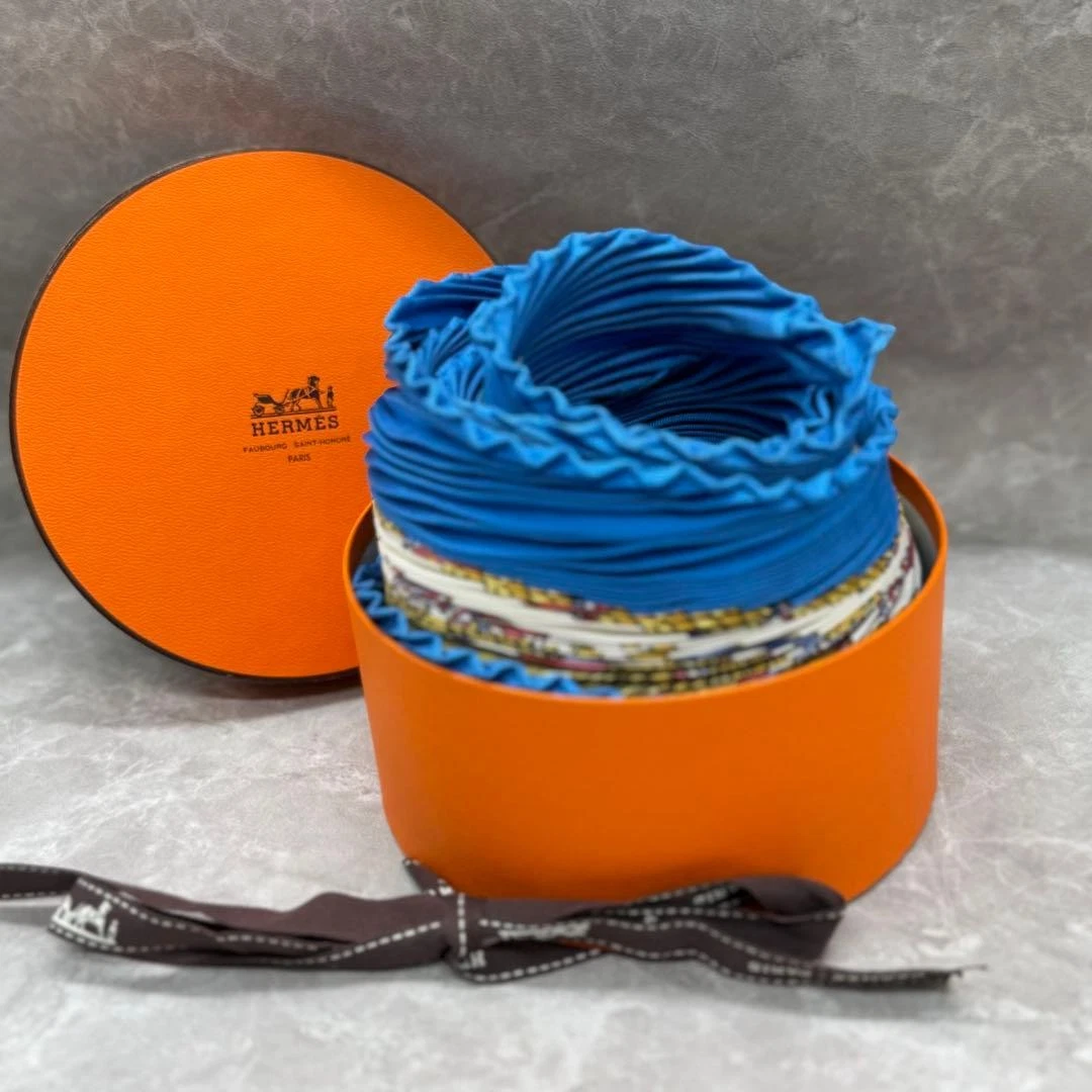 Hermes — Authentic HERMES Pleated Carre 90 Scarf Silk Blue SK1442