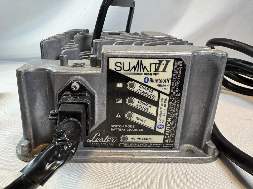 Cargador de Batería Lester Summit Serie II 650W 36/48V Enchufe 3 Pines -3861 Foto 3 de 4