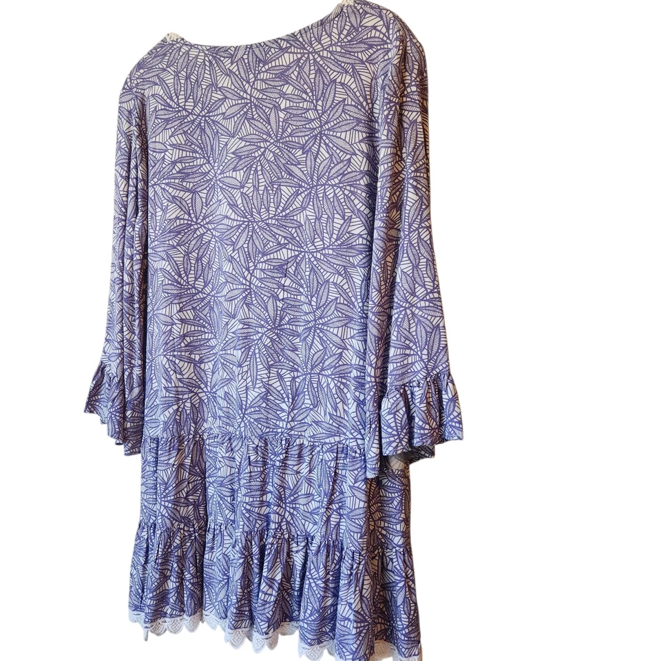 Blue Island Púrpura y Blanco Tropical Floral Natación Encubrimiento Playa Piscina Resort Mediano Foto 4 de 4