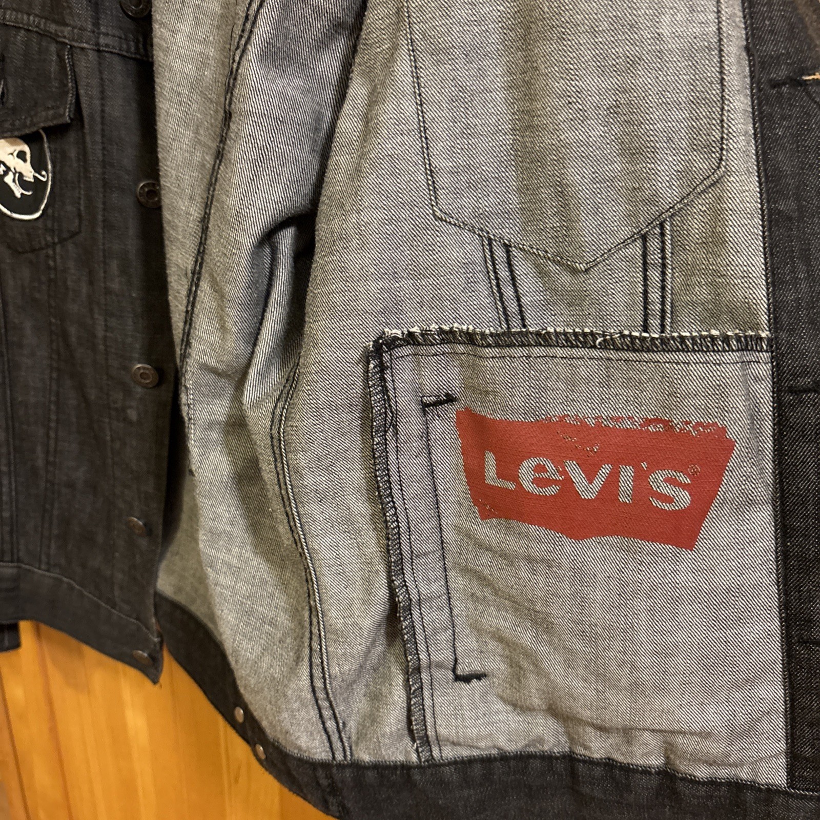 Unique Custom Levi's Skull Patch Denim Trucker Ja… - image 11