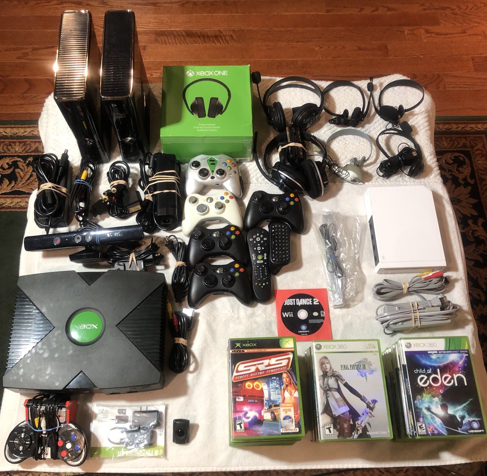 Xbox 360 Lot Nintendo WII Consoles Xbox One Games And Accessories!