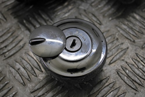 Kawasaki VN 1700 Vulcan Nomad 2011 lock set 2 keys 2009 - 2013 - Picture 3 of 9