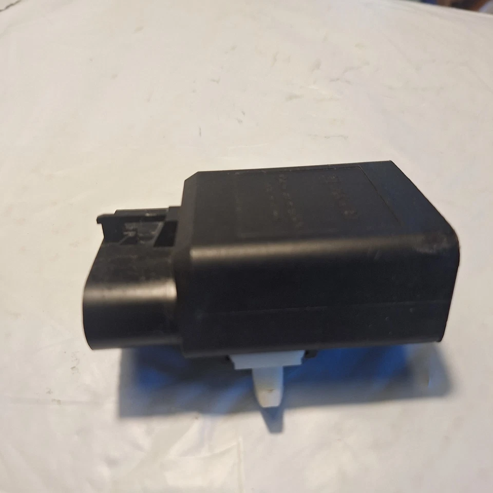1992-1996 Buick Roadmaster/ Chevy Caprice Power Window Control Module 25614182 - Image 2 of 4