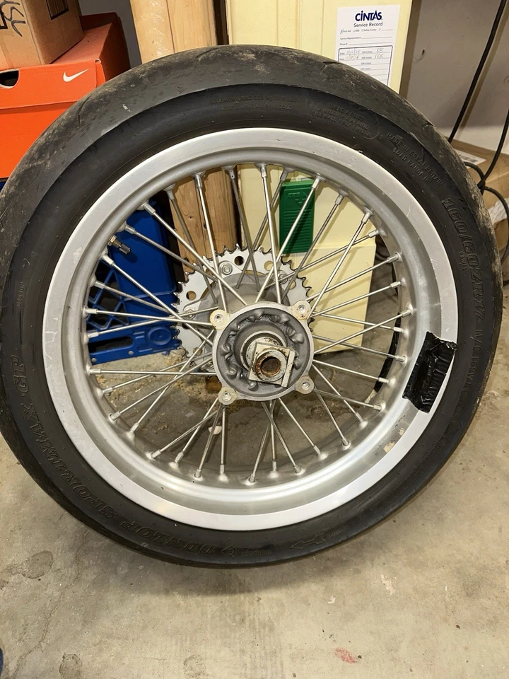 Juego de ruedas de fábrica Husqvarna supermoto. Sm125 Sm250 Sm450 Sm510 Sm610 Foto 3 de 4