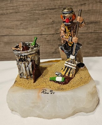 Ron Lee ''Rufus & His Refuse Cleaning Up!''  1984 Onyx Marble Base Signed /w Tag