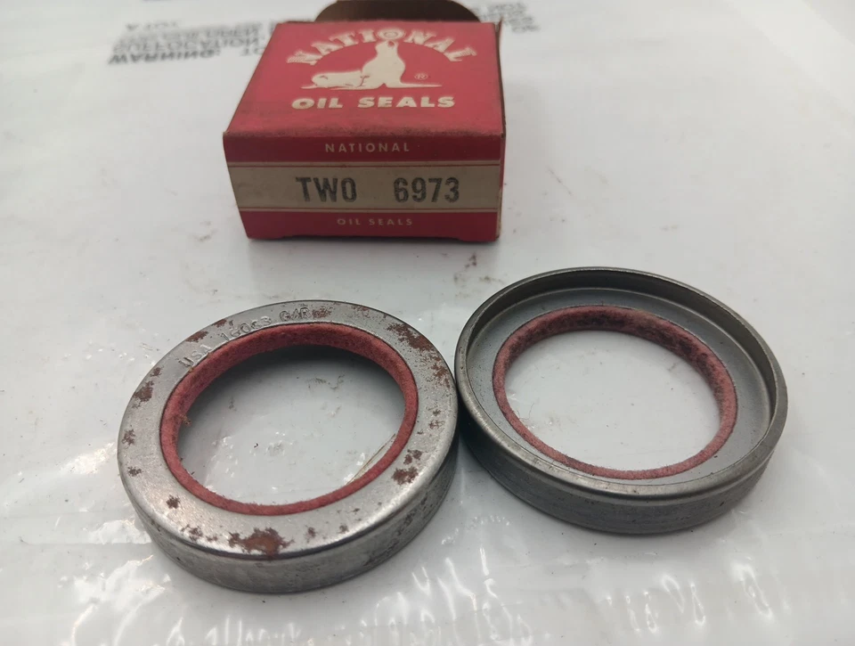 Nuevo sello de aceite delantero Studebaker Hawk and Lark 1956-1966, lote de 2, EE. UU. 6973 Foto 2 de 2